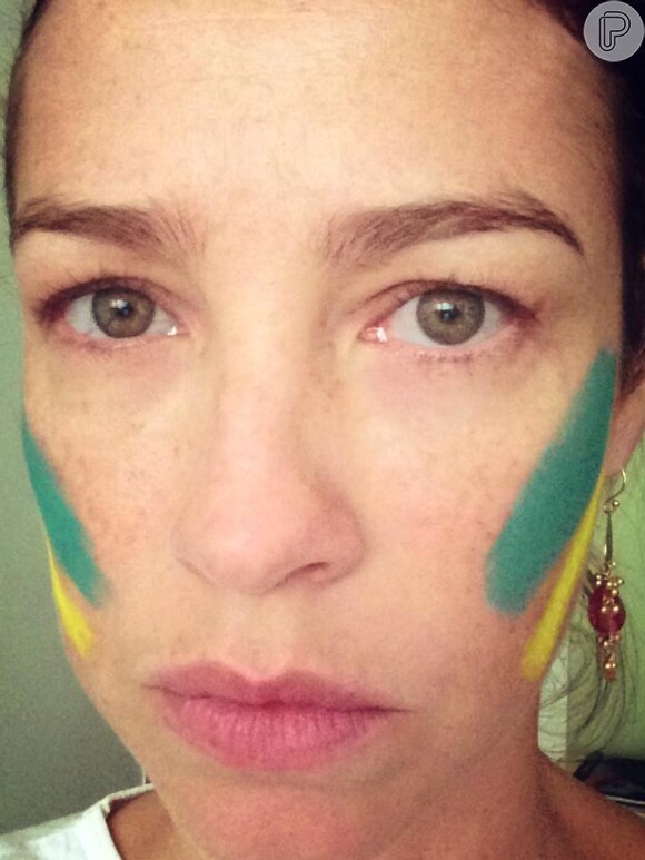 Luana Piovani postou foto no Facebook com o rosto pintado de verde e amarelo para comemorar o Dia da Independência do Brasil, neste sábado, 7 de setembro de 2013