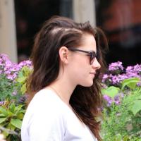 Kristen Stewart perde cabelo por estresse desde término com Robert Pattinson