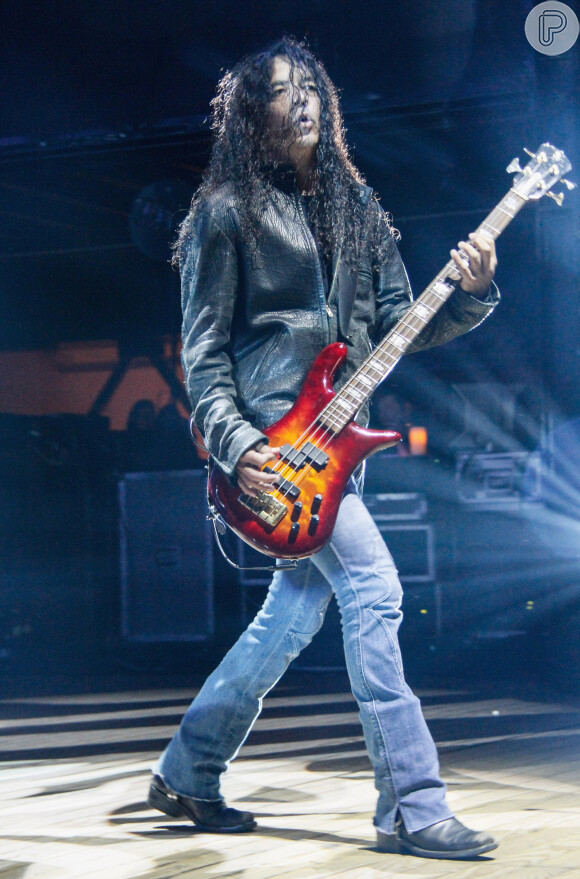 Mike Inez é o baixista do Alice in Chains. Ele entrou no lugar de Mike Starr, um dos fundadores do grupo. O último show de Starr com o grupo foi no Rio de Janeiro, em 1993