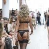 Ana Paula Siebert, namorada de Roberto Justus, desfila de lingerie no Rio de Janeiro