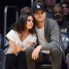 Mila Kunis e Ashton Kutcher ficaram em quarto lugar na lista da revista 'Forbes' dos cinco casais mais ricos do mundo, arrecadando R$77 milhões no período entre 2012 e 2013