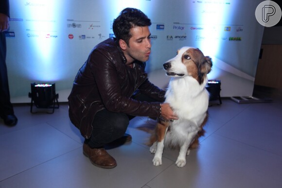 Bruno Gagliasso na pré-estreia do filme 'Mato Sem Cachorro', em São Paulo, na noite desta segunda-feira (23)