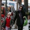 Liv Tyler foi flagrada voltando pra casa após pegar o filho, Milo, no colégio em Nova York, nesta quinta-feira, 20 de dezembro de 2012