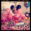 A cada mês de vida completo, Angélica fazia uma festa para Eva. Mickey e Minnie foram escolhidos para festa de 5 meses da menina