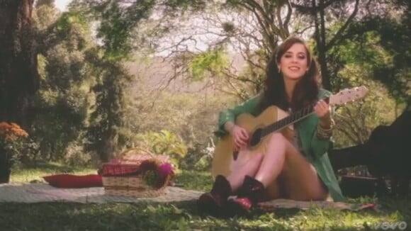 Sophia Abrahão lança o clipe da música 'É Você', seu primeiro single