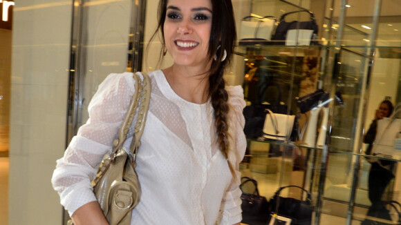Fernanda Machado curte folga de 'Amor à Vida' para passear em shopping em SP