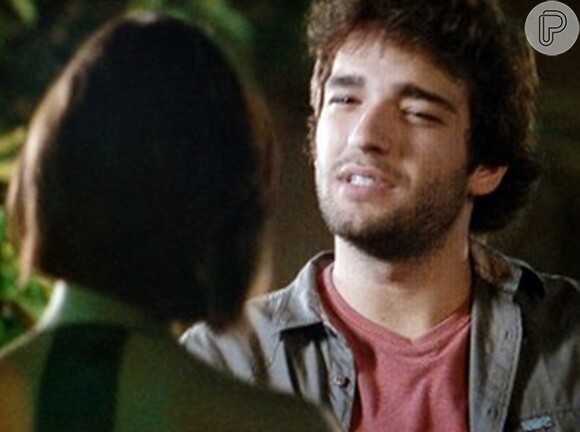 Fabinho (Humberto Carrão) se magoa por Giane (Isabelle Drummond) não ter confiado nele, em 'Sangue Bom'