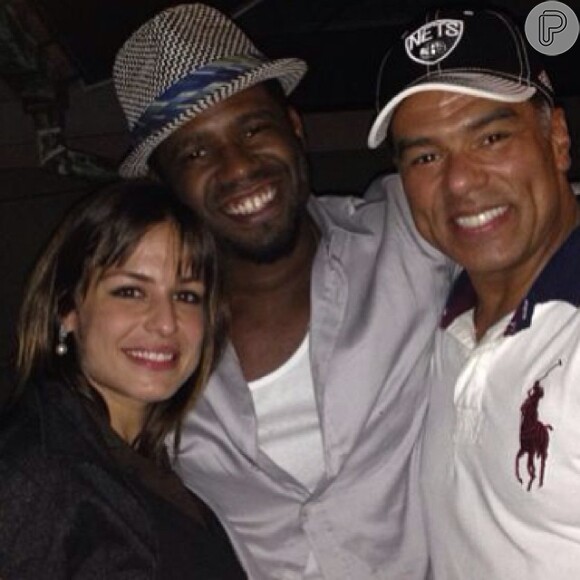 Maurício Mattar e Bianca Andrada aparecem ao lado de um amigo em uma imagem no Instagram