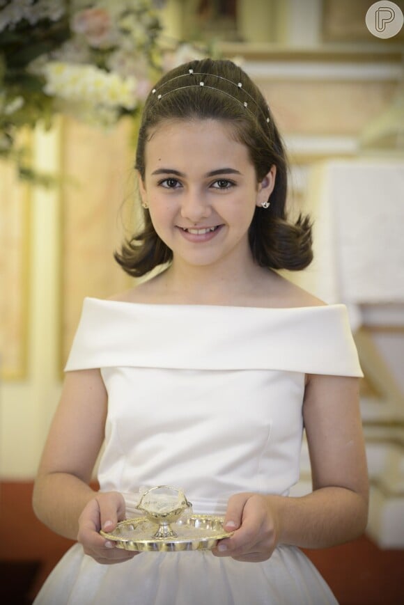 Klara Castanho ficou linda como dama de honra na novela 'Amor à Vida', no casamento de Paloma (Paola Olivera) e Bruno (Malvino Salvador)