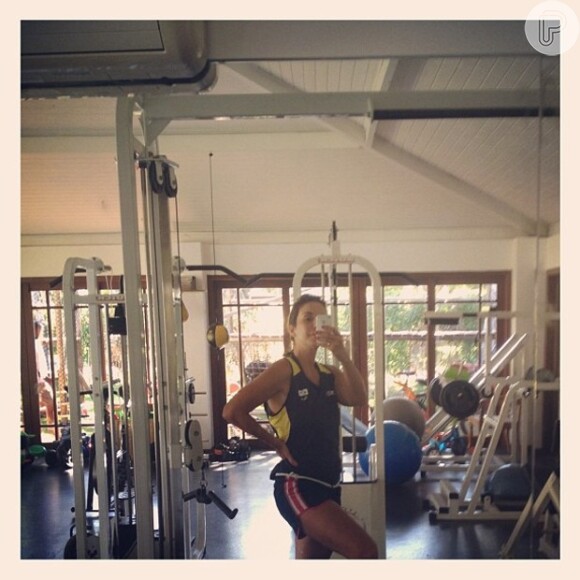 Ivete Sangalo publica foto suando a camisa na academia, em 21 de dezembro de 2012