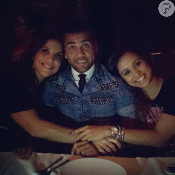 Ivete Sangalo também teve jantar com o casal Daniel Alves e Thaissa Carvalho