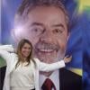 A foto de Tássia Camargo com Lula foi criticada e a atriz ameaçou processar o internauta