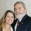 Tássia Camargo se envolveu em uma polêmica após divulgar no Facebook uma foto ao lado de Lula (08 de outubro de 2013)