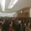 Matheus e Maria Claudia causaram tumulto no shopping Midway Mall 
