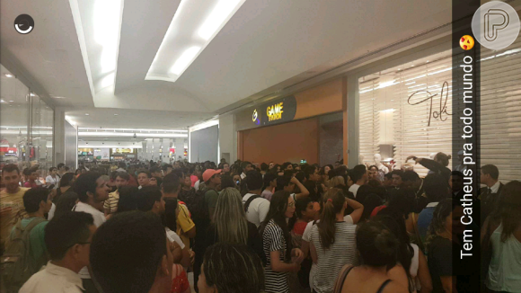 Matheus e Maria Claudia causaram tumulto no shopping Midway Mall 