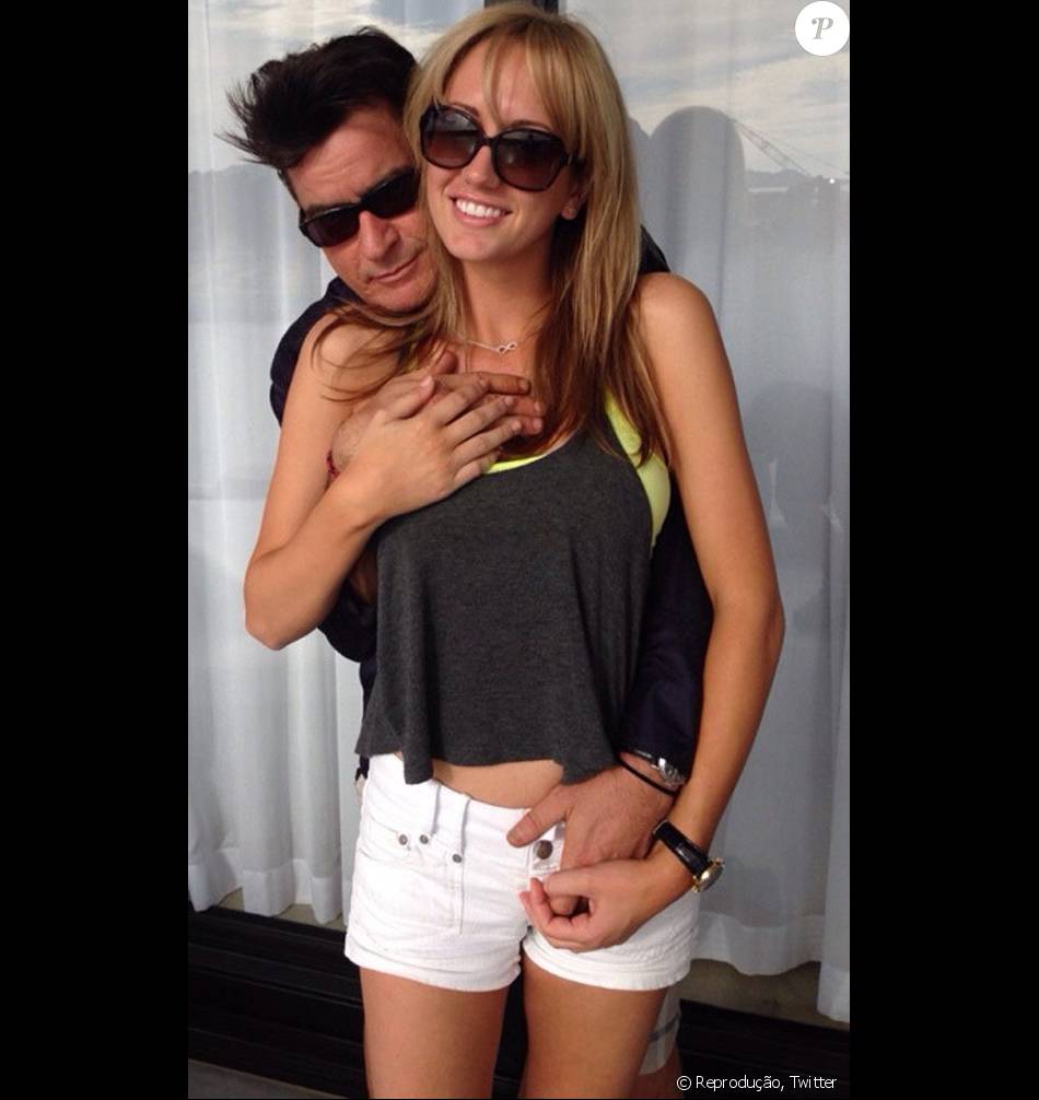 O ator Charlie Sheen namorou Scottine Ross (Brett Rossi), ex-estrela