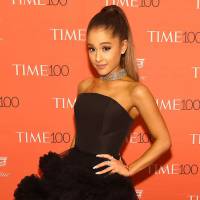 Ariana Grande rouba a cena com vestido volumoso em evento com Sergio Moro em NY