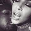 Kim Kardashian aparece em pose sexy com o marido, Kanye West, em um dos cliques publicados no Instagram