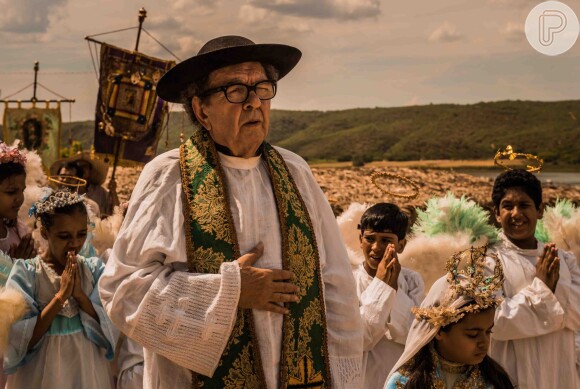 Umberto Magnani vivia o padre Romão na novela 'Velho Chico'