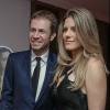 Tiago Leifert posa com a mulher, a jornalista Daiana Garbin, em evento, em abril de 2016