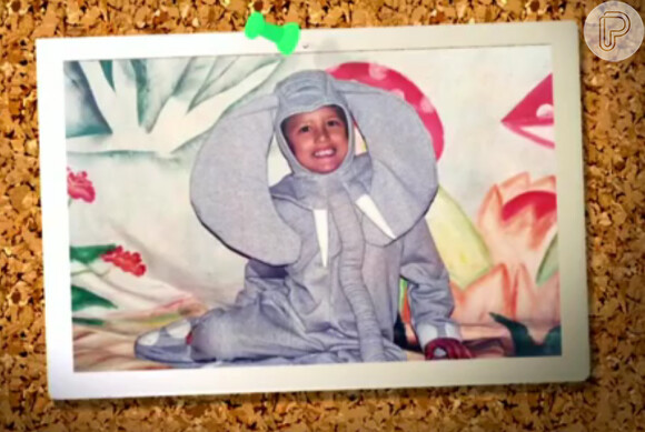 A foto em que Daniel Rocha se vestia de elefante foi feita quando ele tinha 7 anos