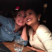 Ex-BBBs Ana Paula e Munik se reencontram e viram assunto na web:'A gente se ama'