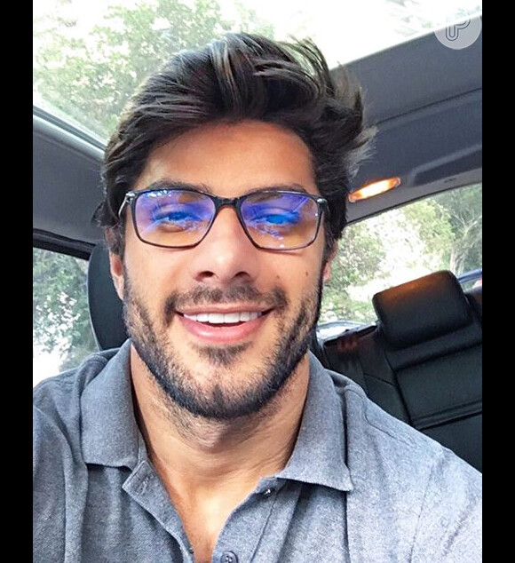 Renan Oliveira, ex-'BBB16', está planejando ser cantor: 'Sempre cantei'