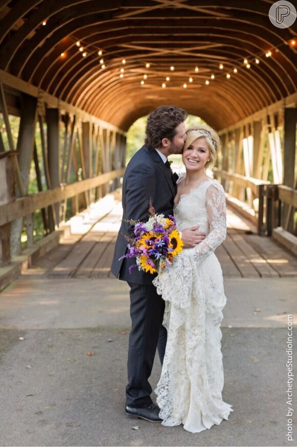 Kelly Clarkson e o empresário Brandon Blackstock se casaram em outubro, em uma cerimônia discreta nos Estados Unidos