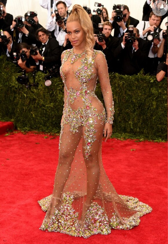 Beyoncé já havia apostado em look Givenchy no MET Gala de 2015