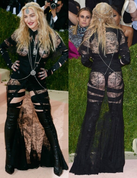Madonna deixou o bumbum à mostra em look Givenchy no baile de gala do MET, em 2 de maio de 2016