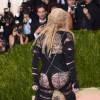 Com bumbum de fora, Madonna esbanjou boa forma no Met Gala 2016