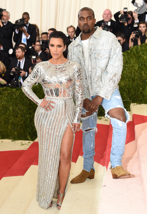 Kim Kardashian e o marido, Kanye West, apostaram em looks Balmain no baile de gala do MET 2016