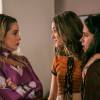 TER Cassandra (Juliana Paiva) avisa a Débora (Olivia Torres) que Suely (Danielle Winits) quer tomar posse de seu dinheiro, na novela 'Totalmente Demais'