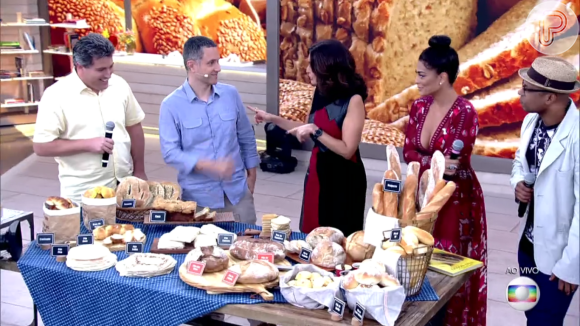 Juliana Paes comeu tipos variados de pães no 'Encontro com Fátima Bernardes' desta quinta-feira, 5 de maio de 2016