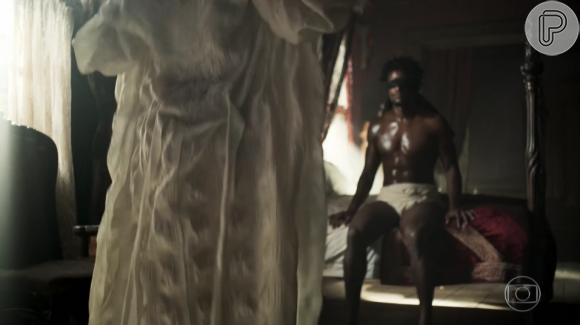 Na cena, a fidalga e o escravo Saviano (Davi Jr) protagonizam mais uma sequência quente