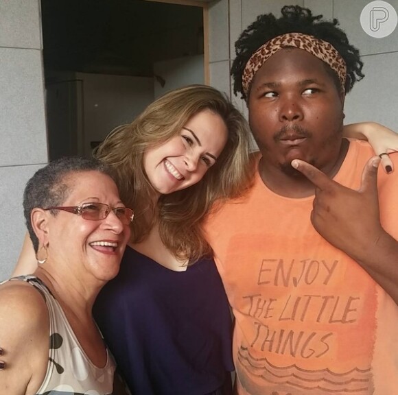 Ana Paula Renault e Ronan Oliveira passam o Dia das Mães com Dona Geralda, em Minas Gerais, em 8 de maio de 2016