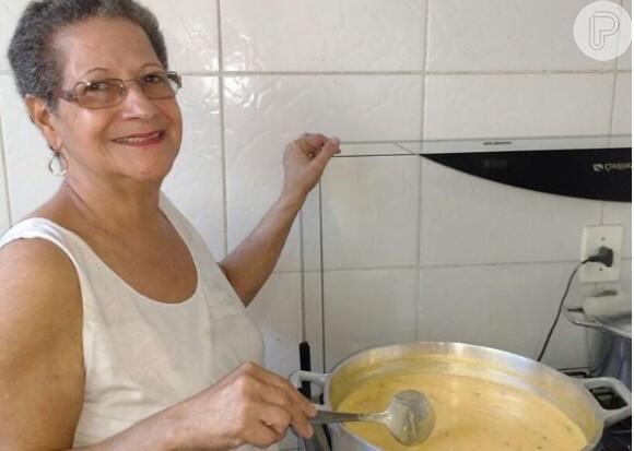 Dona Geralda cozinhou estrogonofe para Ronan Oliveira