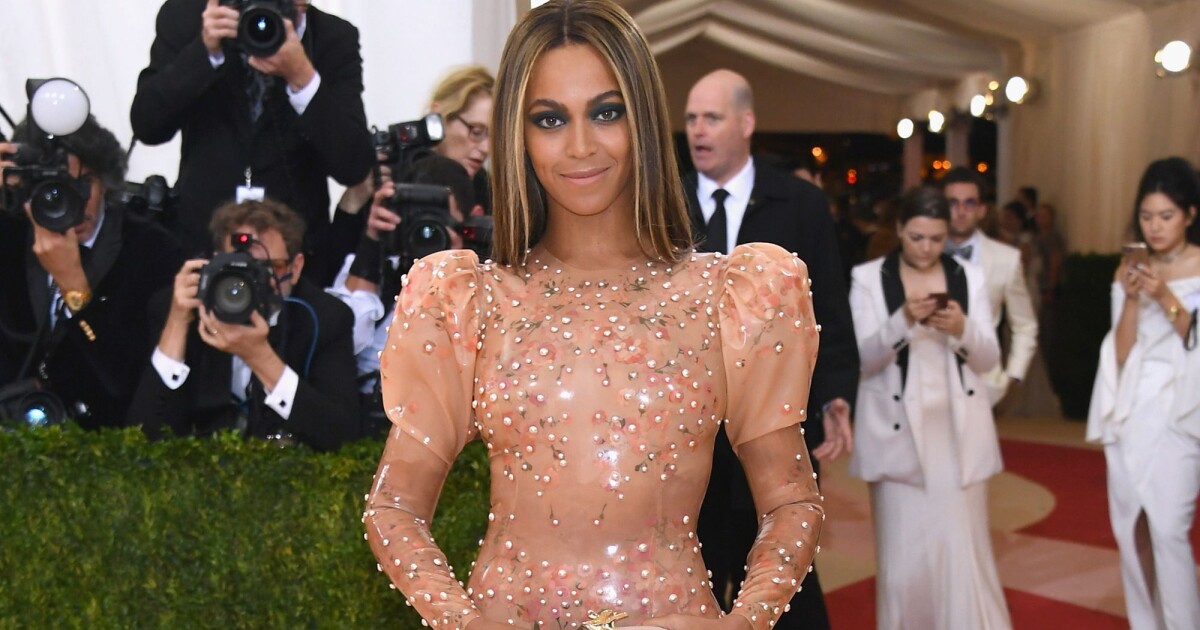 Ritual de Beyoncé para entrar em vestido de látex é revelado ...