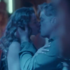 Em 'Totalmente Demais', Arthur (Fábio Assunção) vai beijar Natasha (Lavínia Vlasak) na boate para provocar ciúmes em Eliza (Marina Ruy barbosa)