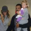 Gisele Bündchen desembarca em São Paulo com a filha caçula, Vivian Lake, na manhã desta terça-feira, 10 de maio de 2016