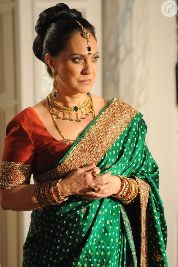 Em 2009, viveu Indira em 'Caminho das Índias': os atores e parte da equipe de criação da novela participaram de um workshop para que se familiarizassem com a cultura indiana