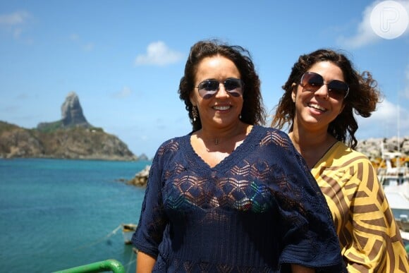 A cantora Daniela Mercury e Malu Verçosa passearam de barco nesta quinta