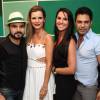 Zezé Di Camargo com Graciele Lacerda e Luciano com sua esposa, Flavia Fonseca, em bastidores de evento