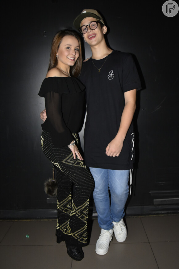 Larissa Manoela e João Guilherme Ávila curtem show da dupla Jorge e Mateus em São Paulo, na madrugada desta sexta-feira, 20 de maio de 2016
