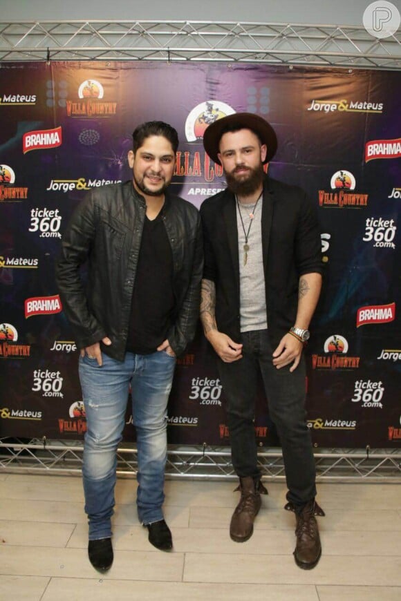 Os famosos foram até o Villa Country, em São Paulo, na madrugada desta sexta-feira, 20 de maio de 2016, para prestigiar o show da dupla Jorge e Mateus