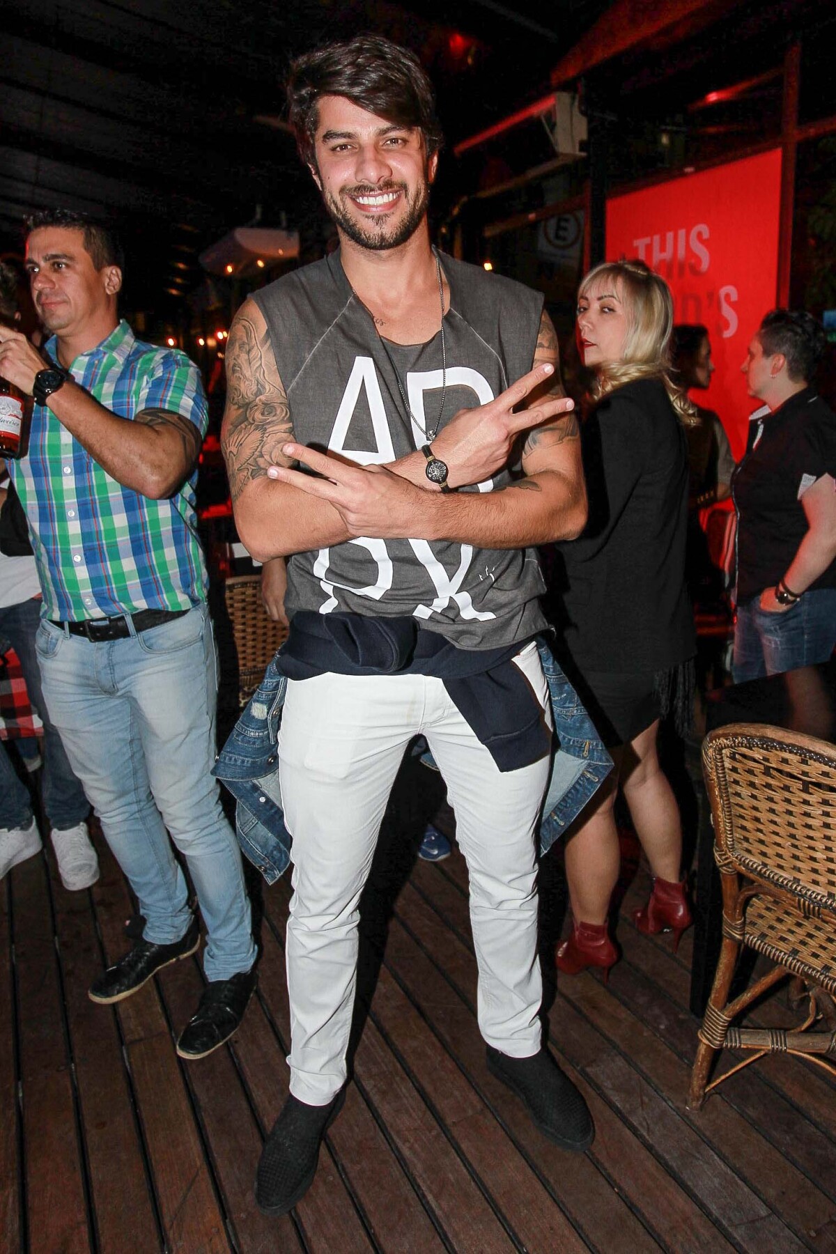 Foto: Renan, do 'BBB16', comemorou seu aniversário de 30 anos em uma ...