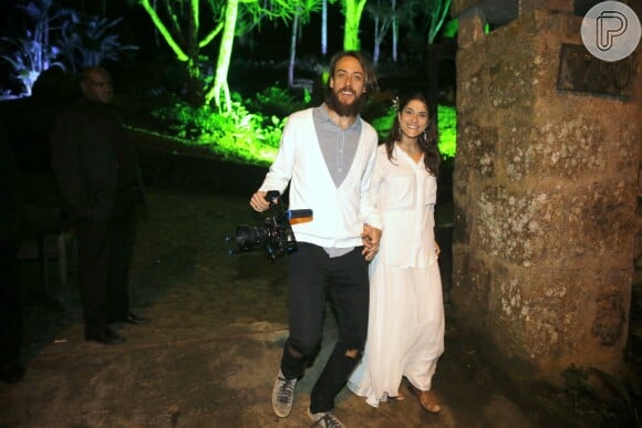 Priscila Fantin e o marido, Renan Abreu, no casamento de Débora Nascimento e José Loreto, no Rio, neste sábado, 21 de maio de 2016
