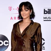 Veja looks de Rihanna, Britney Spears e mais famosas no Billboard Awards 2016!