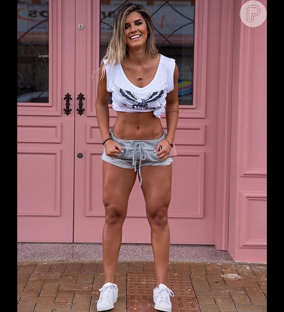 A modelo fitness Vitória Gomes é apontada como novo affair de Lucas Lucco