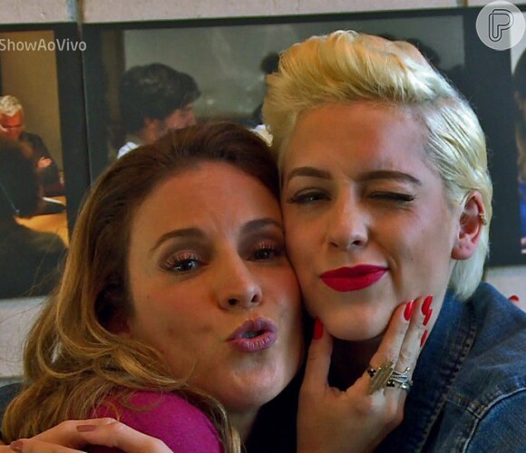 Maíra Charken estreou como repórter do 'Video Show' entrevistando a cantora e atriz Sophia Abrahão